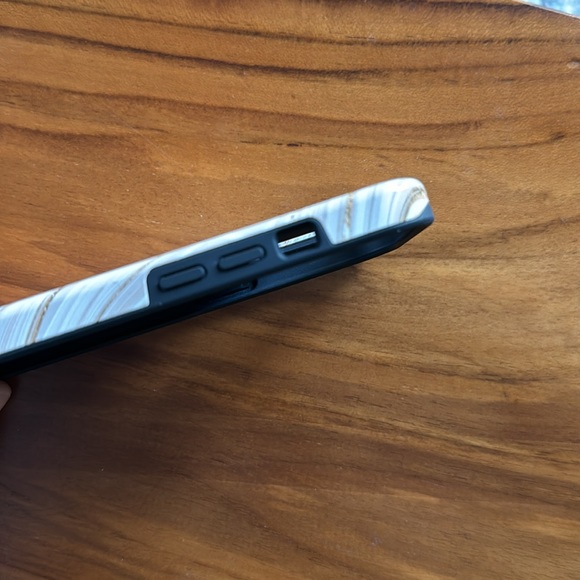 Burga iPhone 15 Pro case NWT - Picture 4 of 6